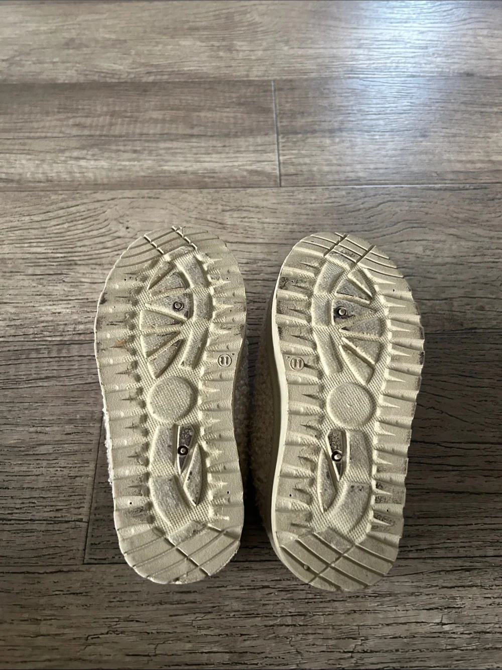 Mudd Kids Cream Sherpa Slip-Ons with Pink Smiley